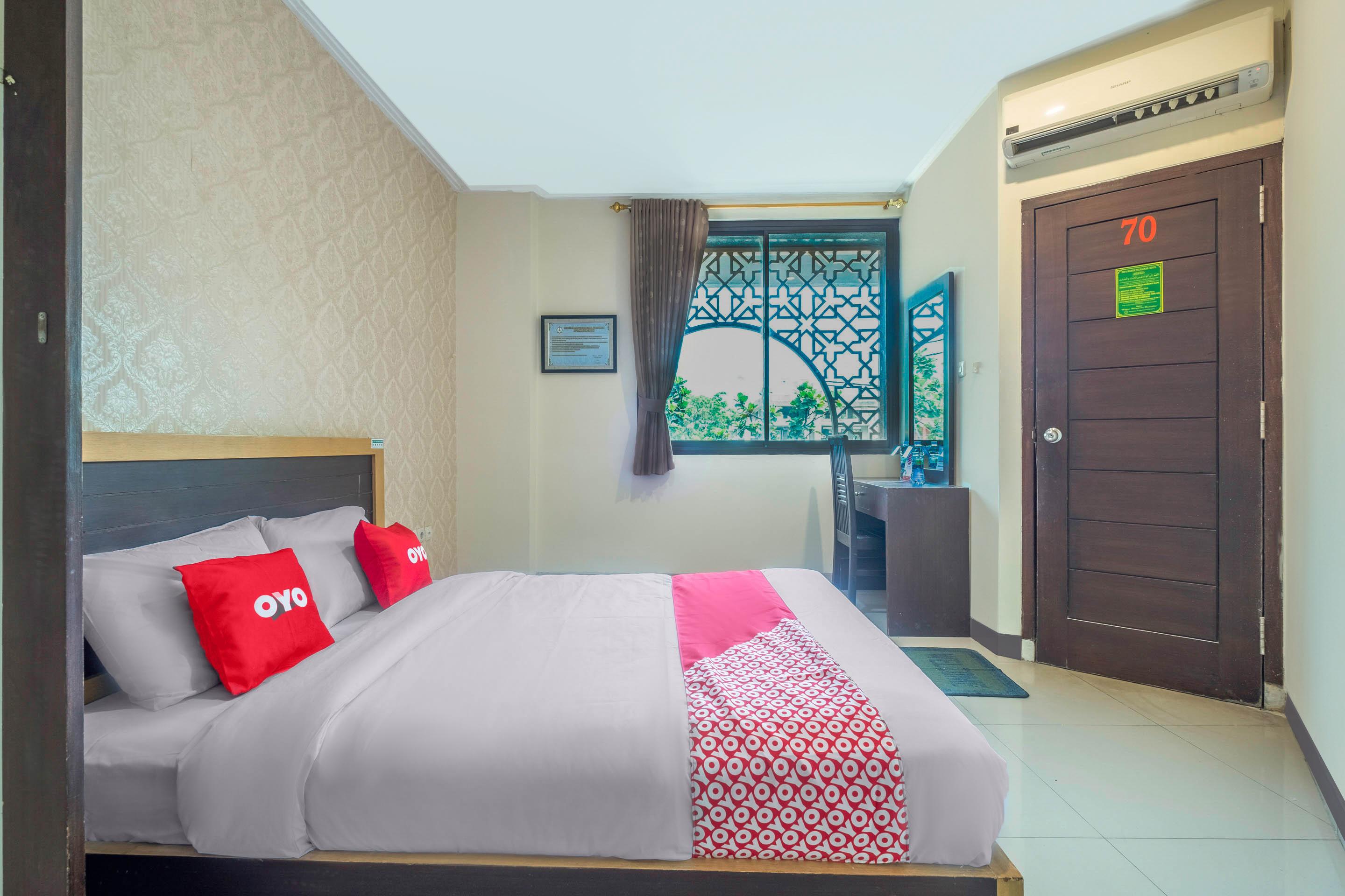 Oyo 2132 Pondok Avicenna Cirebon Exteriör bild