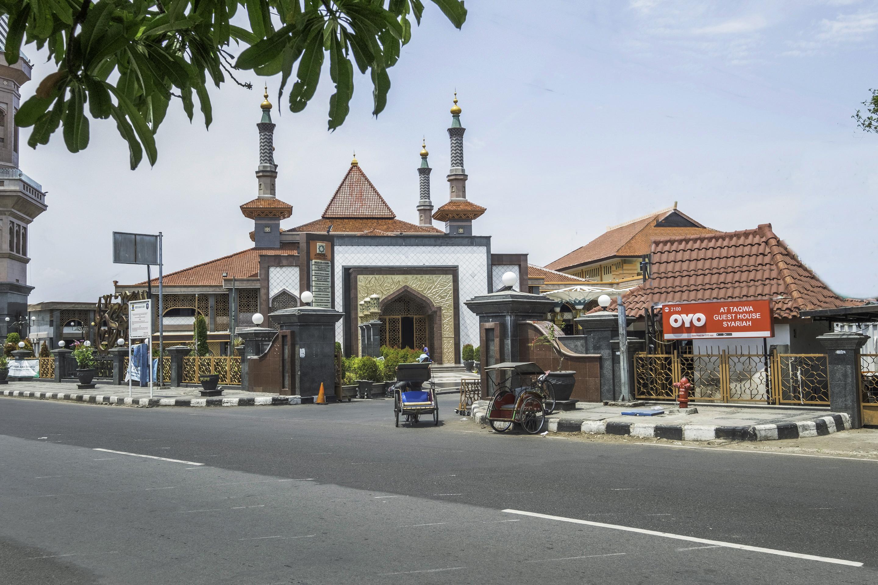 Oyo 2132 Pondok Avicenna Cirebon Exteriör bild