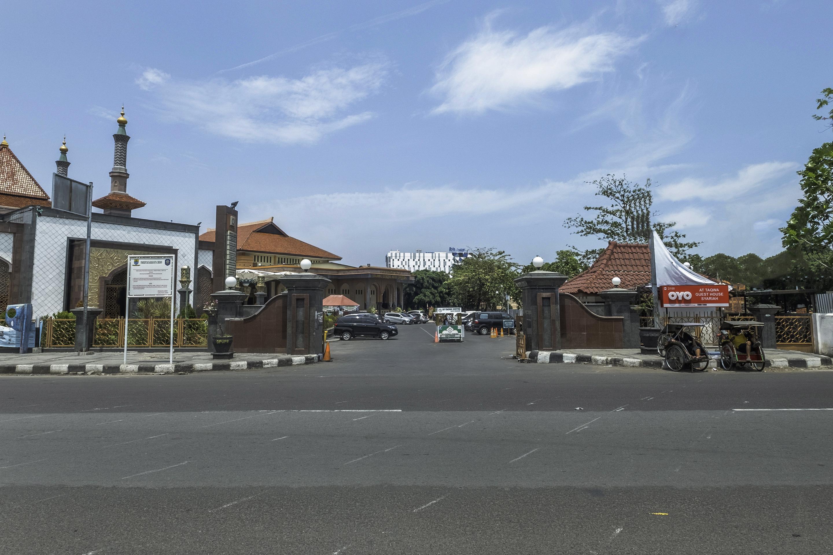 Oyo 2132 Pondok Avicenna Cirebon Exteriör bild