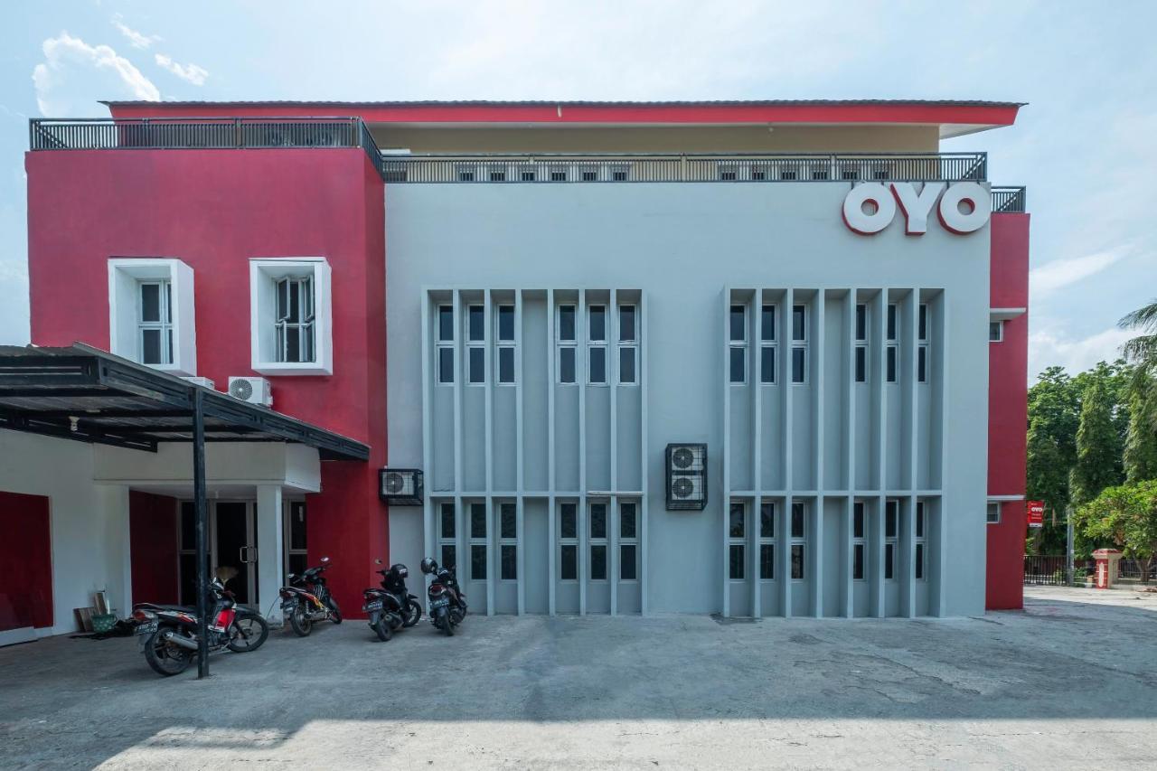 Oyo 2132 Pondok Avicenna Cirebon Exteriör bild